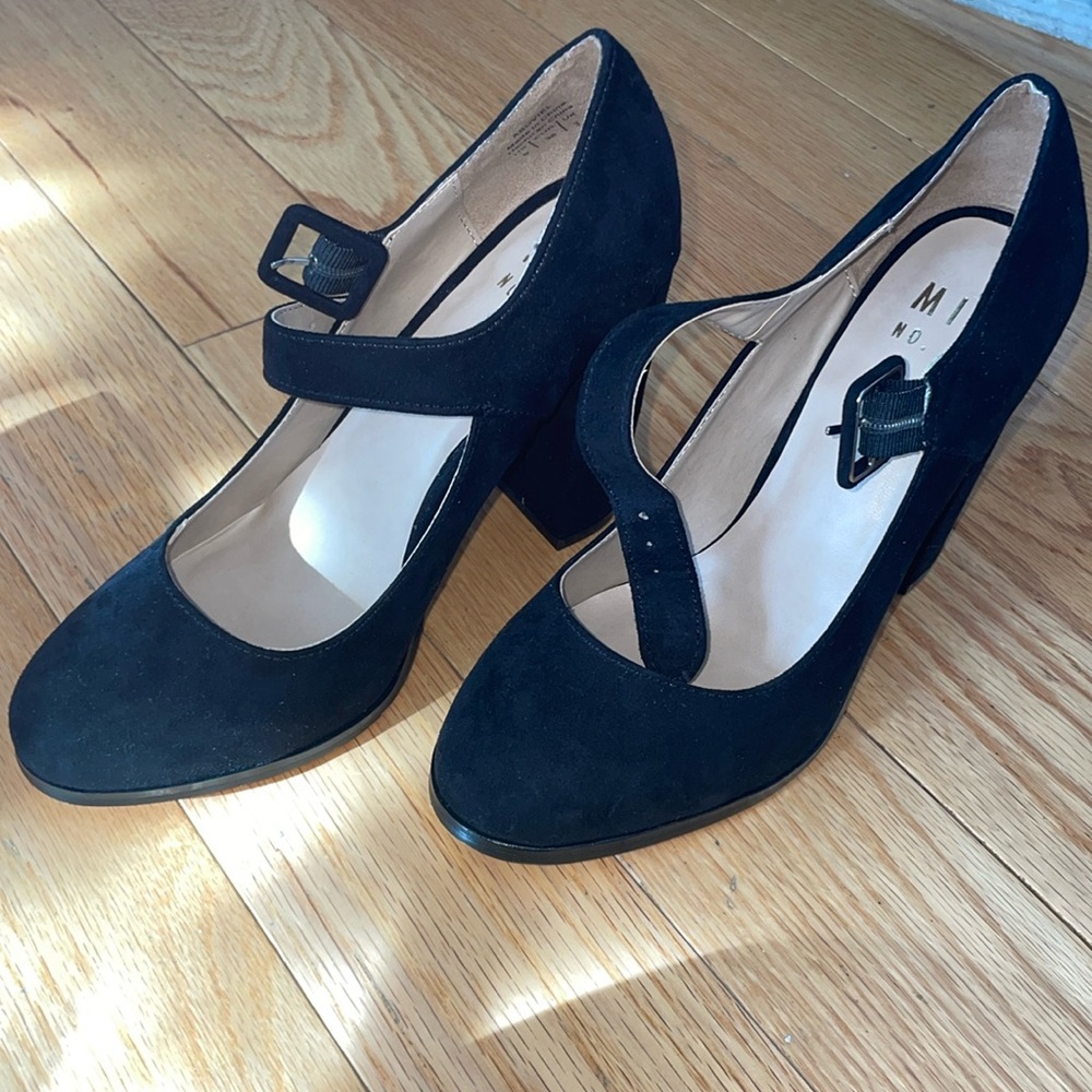 Gently Worn Mix 6 Heels with Buckle!